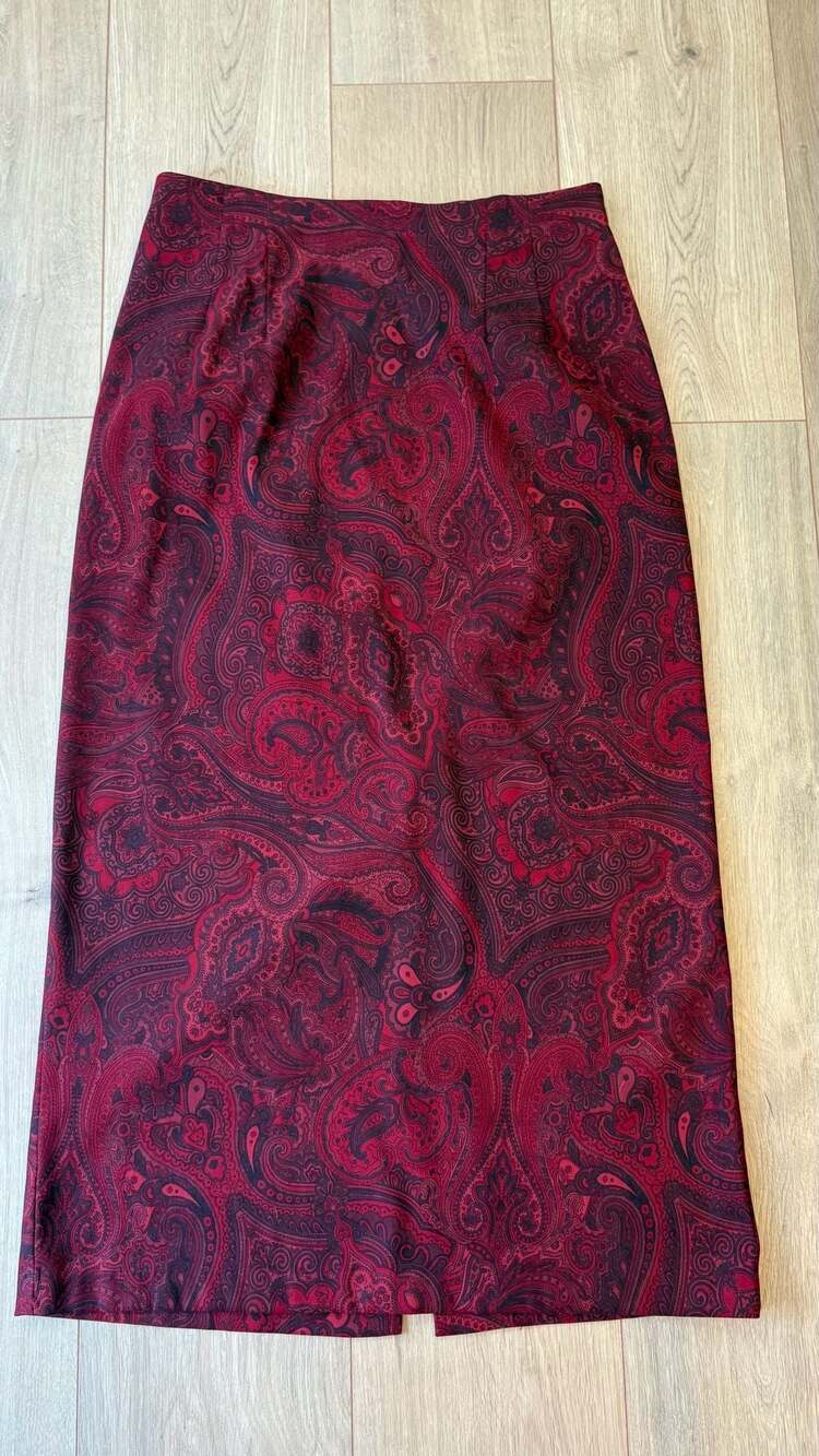 Briggs Red Paisley Midi Skirt Size 10 Vintage